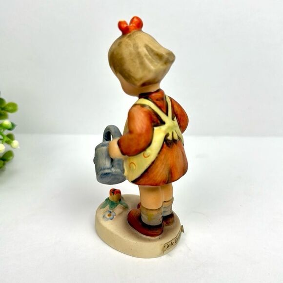 Goebel Hummel “Little Gardener"
Girl with Watering Can Figurine Vtg W. Germany - Picture 5 of 9